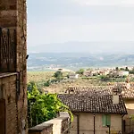 Center, Self Check-in , Wine, Views & Privacy Montefalco